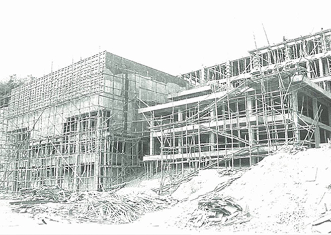 1969년 건설공사가 한창인 성균관대 과학관