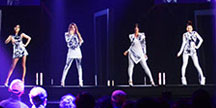 2NE1 3D 홀로그램 콘서트 